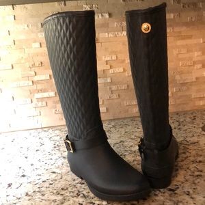 Guess leather quilted black riding boots size 8